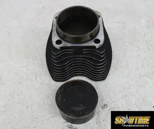 00-06 HARLEY-DAVIDSON FLHTCUI 88CI REAR ENGINE MOTOR CYLINDER JUG BLOCK PISTON