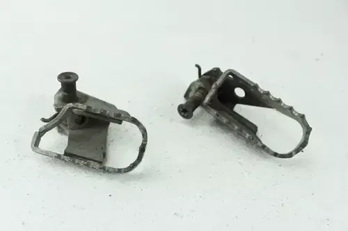 02 Yamaha Ttr125l Left Right Foot Rests Pegs OEM 02 TTR 125L B4211