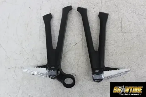 11-24 SUZUKI GSXR600 REAR BACK PASSENGER PEG SET PAIR