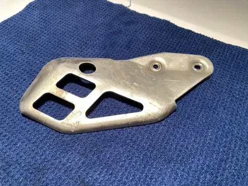 ✅2002 yz250f Right Side Frame Gaurd Rear Brake Cover YAMAHA YZ250F OEM 00-02 #1
