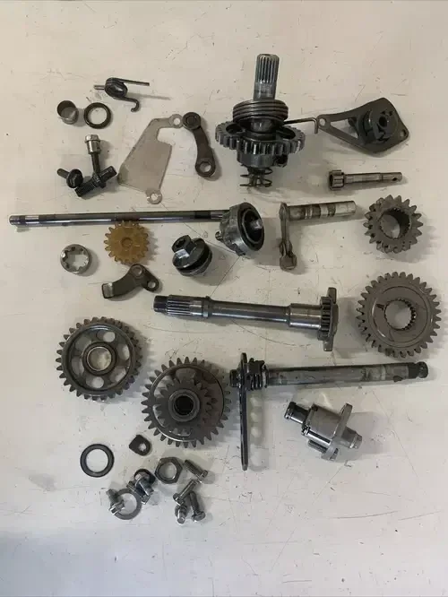 2004 honda crf250r Engine Case Parts Crankcase/ Kick Start/ Shift Shaft Gears