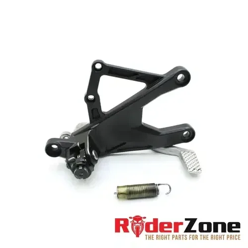 2015 – 2019 YAMAHA YZF R1 RIGHT REARSET REAR SET DRIVER FOOT PEG BLACK STRAIGHT