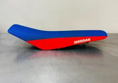 23.5 GasGas MC450 Seat Saddle Assembly OEM Cover A59007040000FBA Dirt Bike