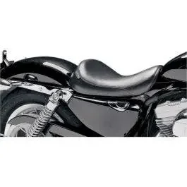 Le Pera Silhouette Smooth Solo Seat 4 Harley 04-06/10-22 XL W/3.3 Gal Tank