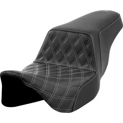 Saddlemen 2008-2009 Harley-Davidson Road Glide EFI FLTR Step-Up Seat – Front Lattice Stitch – Dark Gray Stitch – FLH/FLT ‘08-‘23