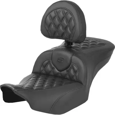 Saddlemen 2024 Harley-Davidson Road Glide Custom FLTRX Heated Roadsofa Seat – Carbon Fiber – Lattice Stitch – w/ Backrest – FLT/FLH ‘23-‘24