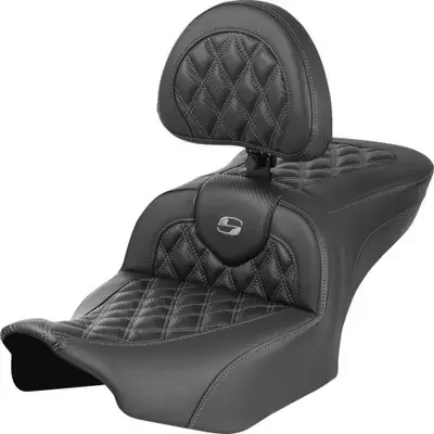 Saddlemen 2024 Harley-Davidson Road Glide Custom FLTRX RoadSofa Seat – with Backrest – Carbon Fiber – Lattice Stitch – Gray Stitch – FLTR/FLHX ‘23-‘24