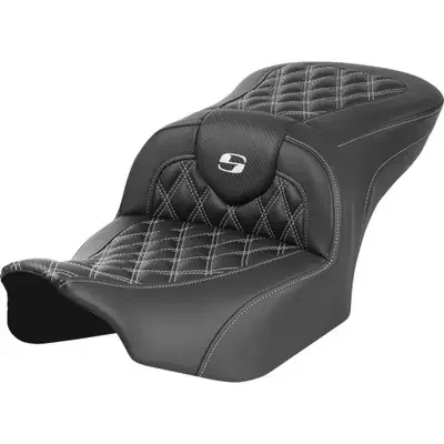 Saddlemen 2024 Harley-Davidson Road Glide Custom FLTRX RoadSofa Seat – without Backrest – Carbon Fiber – Lattice Stitch – White Stitch – FLTR/FLHX ‘23-‘24