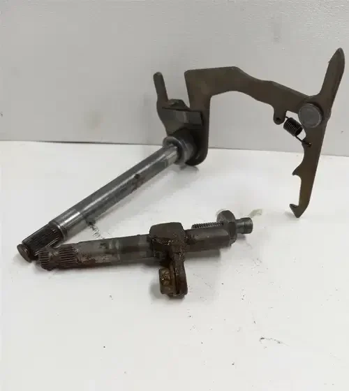 Yamaha 125 YZ YZ125-C AHRMA Engine shift shaft LOT 1976 AP-71
