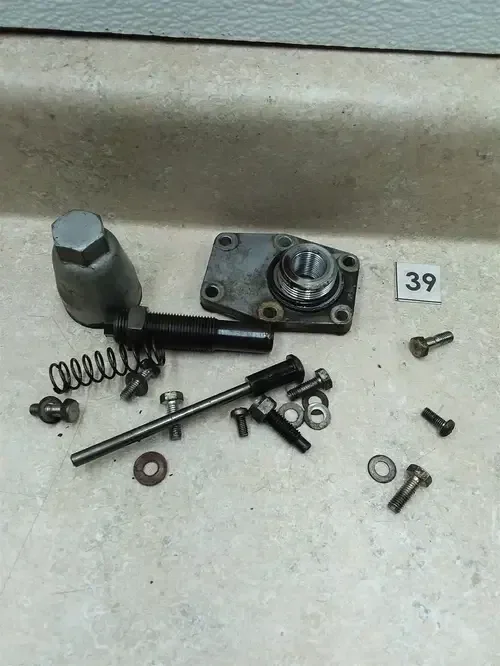 Yamaha XS650-B Engine Cam Tensioner Cover Hardware LOT 1975 Vintage #39 ANX C11